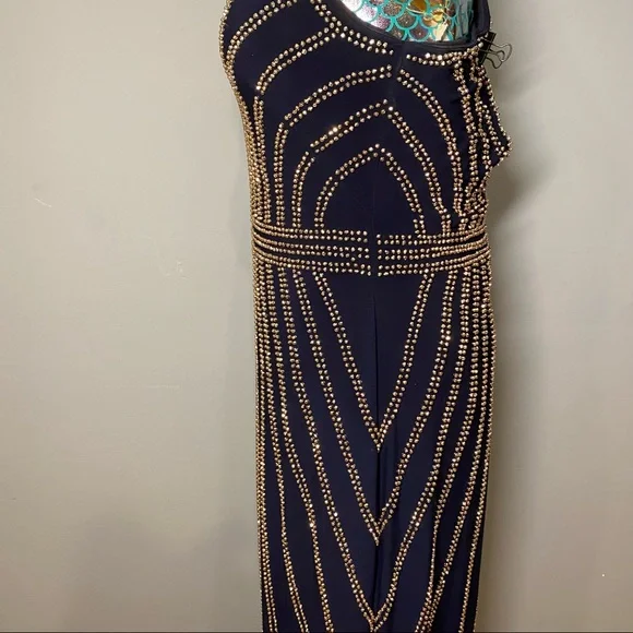 Stunning Art Deco Formal Gown - Picture 7 of 9